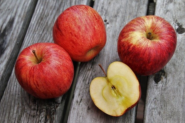 La compote de pommes remplace le sucre