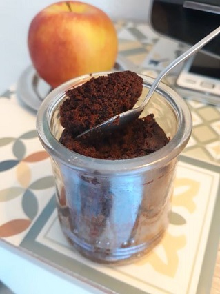 ce mug cake au cacao sans gluten et vegan vous accompagnera dans tous vos moments gourmands.