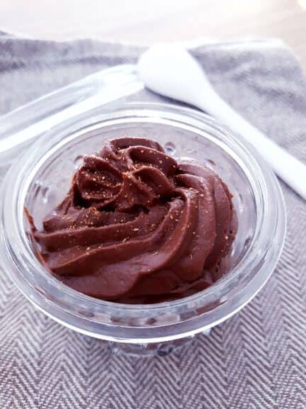 mousse au chocolat et à l'avocat sans crème
