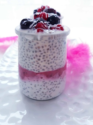 pudding-healthy-chia-fruits-rouges