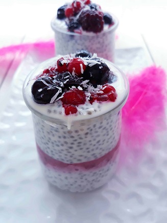 Dessert healthy : Pudding aux graines de chia et fruits rouges vegan
